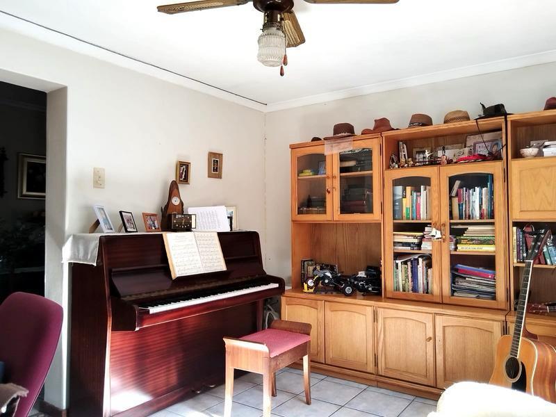 4 Bedroom Property for Sale in Peerless Park East Western Cape